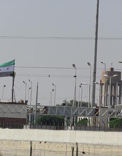 PYD Tel Abyaddan çekildi, ÖSO bayrağı asıldı