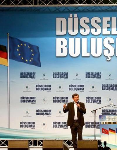 Davutoğlu Almanyada Türk vatandaşlara seslendi