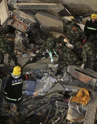 Çinde iki katlı bina çöktü: 17 ölü