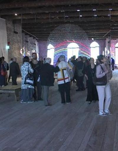 İstanbul Bienali, Venedik Bienalini geçti