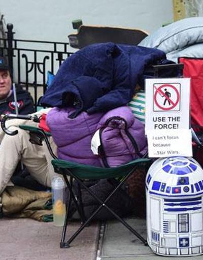 Star Wars hayranları sinema salonlarına çadır kurdu