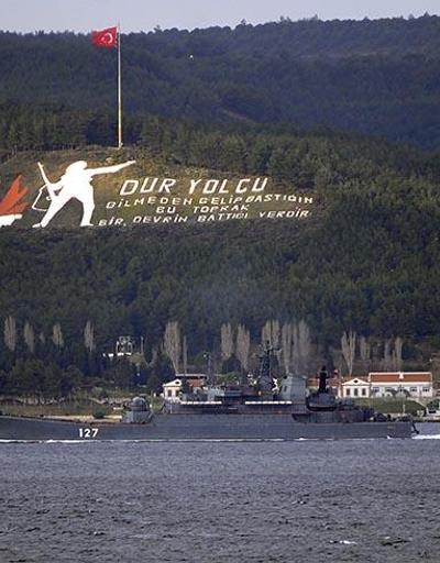 Rus savaş gemisi Minsk, Çanakkale Boğazını Türk botunun refakatiyle geçti