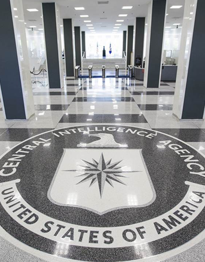 CIA Şefi’ni hack’lediler tutuklandılar