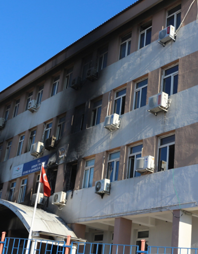 PKK Çevre ve Şehircilik Şırnak İl Müdürlüğü binasını ateşe verdi