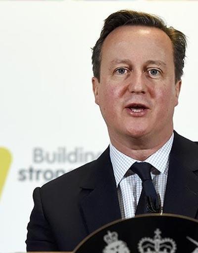 İngiliz yazarlar Başbakan Camerona mektup yazarak Türkiyeyi uyarmasını istedi