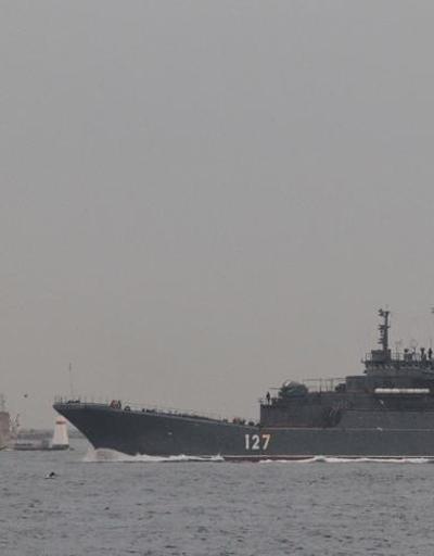 Rus gemileri İstanbul Boğazından geçti