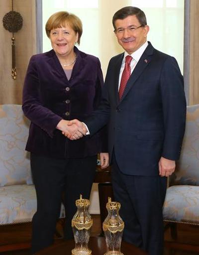 Merkel: Türkiye ile anlaşmaya bağlıyız