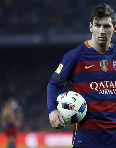 Messi ilk kez ayın oyuncusu seçildi