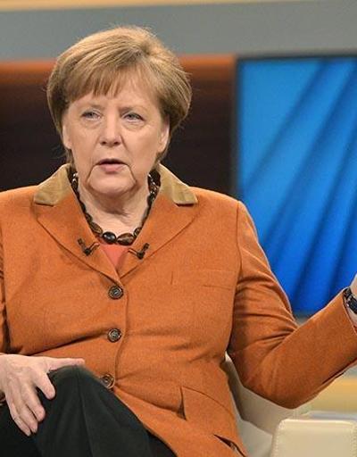 Merkelden Yunanistana destek: Şimdi terk edemeyiz