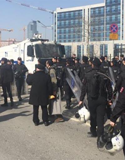 Hasan Ferit Gedik davasında Adalet istiyoruz pankartına polis müdahalesi