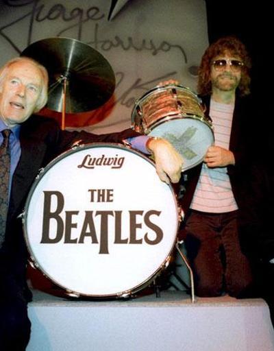 Beatlesın yapımcısı George Martin öldü