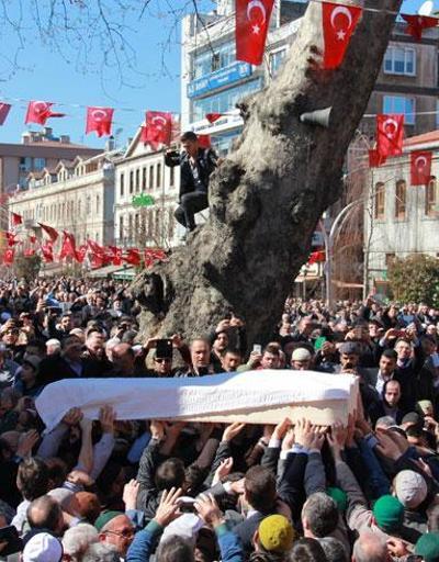 Nakşibendi liderlerinden Ahmet Yaşarı 10 bin kişi uğurladı