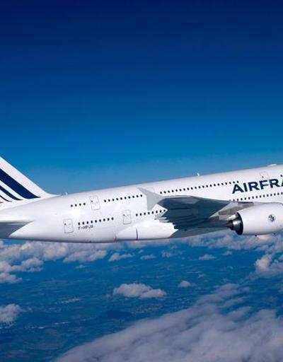 İstanbuldan Parise inen uçakta bebek alarmı