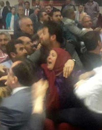 Çiğli Belediye Meclisinde Kılıçdaroğlu kavgası
