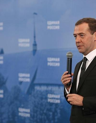 Rusya Başbakanı Medvedev Ermenistanın ardından Azerbaycanda