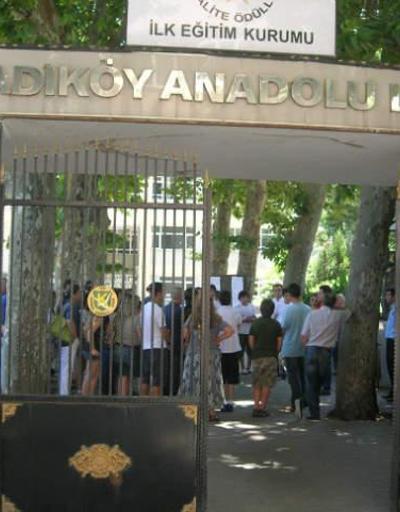 Kadıköy Anadolu Lisesinde devrecilik dayağı iddiası
