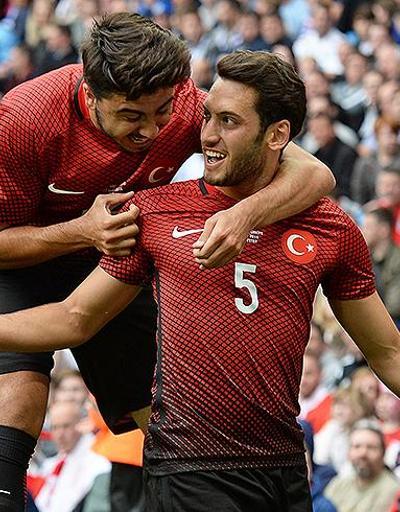 Tarihi golü atan Hakan Çalhanoğlu gururlu