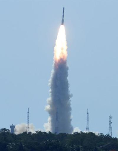 Hindistan uzaya 20 uydu gönderdi