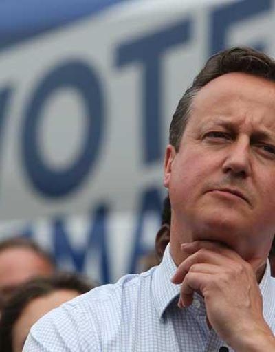 İngiltere Başbakanı Camerona istifa baskısı