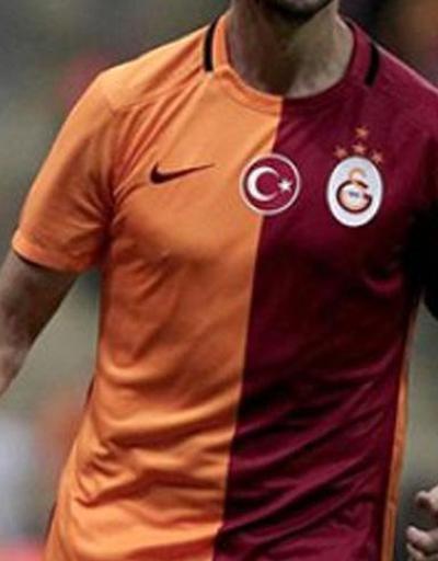 Galatasaray 3 futbolcu ile yolları ayırdı