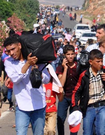 Suriyeliler yollara döküldü