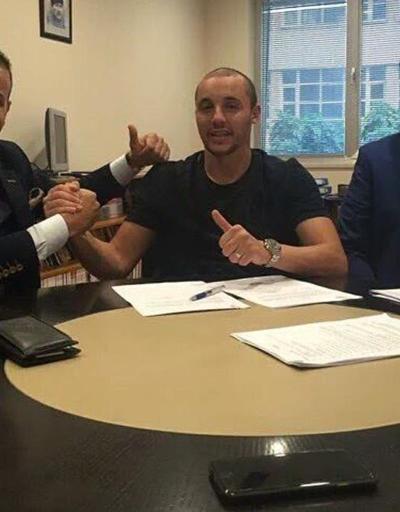 Fenerbahçe Aatif ile 3 senelik sözleşme imzaladı