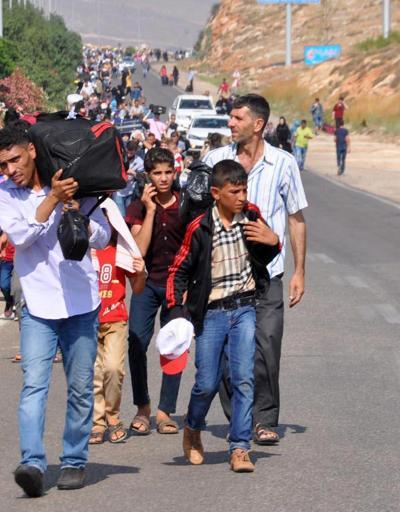 Suriyeliler yollara döküldü