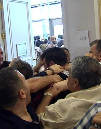 Meral Akşenerin bayramlaşma programında arbede yaşandı
