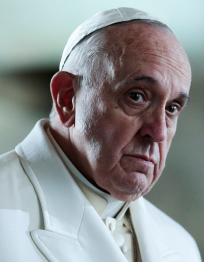 Papa net konuştu: Katolik kilisesinde kadınlar asla papaz olamaz