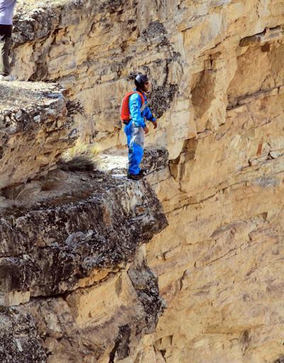 299 metreye tırmanıp Türkiyenin en yüksek uçurum atlayışını yaptı