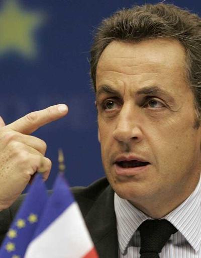 Nicolas Sarkozy geri dönüyor