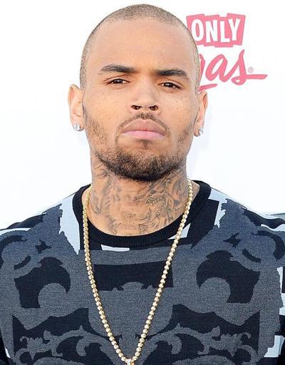 Dünyaca ünlü şarkıcı Chris Brown gözaltına alındı