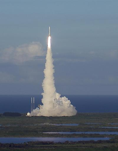 Uzayda yeni bir çağ açıldı... OSIRIS-REx Bennuya  doğru yola çıktı