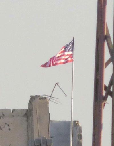 Telabyad gümrük binasına da ABD bayrağı asıldı