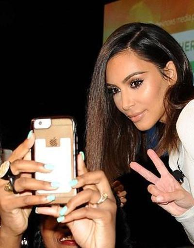 Kim Kardashian çıplak fotoğraflarını SnapChatten paylaştı