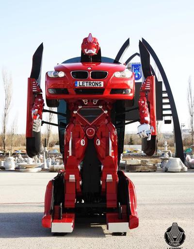 Uzaylılar değil Türk mühendisler yaptı: BMWyi Transformersa çevirdiler