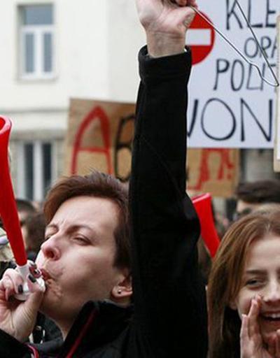 Polonyalı kadınlardan kürtaj yasağı protestosu