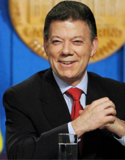 Juan Manuel Santos aldığı para ödülünü savaş mağdurlarına bağışlayacak