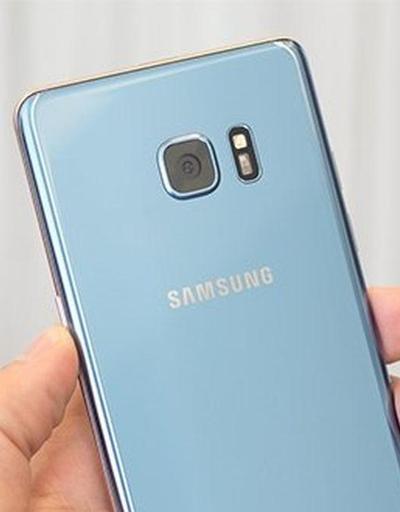 Mavi Galaxy S7 Edge geliyor