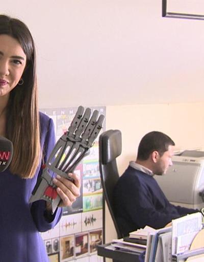 3 boyutlu yazıcıyla ücretsiz robot el üretiyorlar