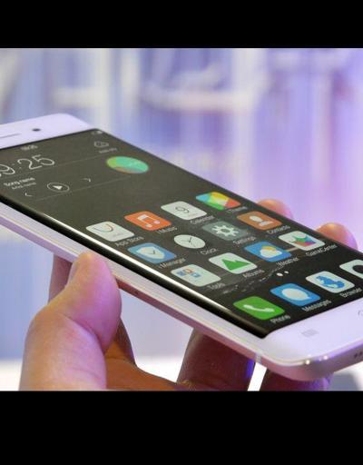 Vivo kavisli ekranlı telefonu ile geliyor