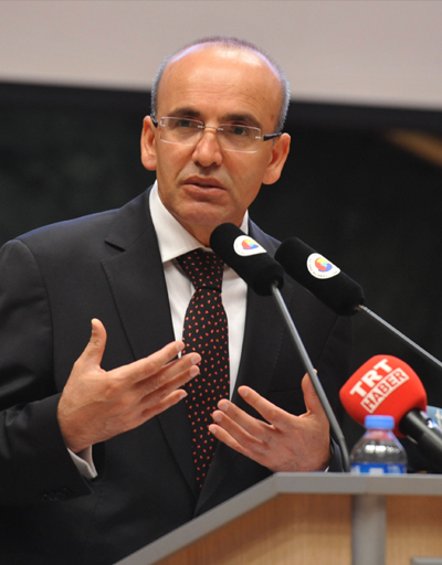 Mehmet Şimşek: Döviz kuru faiz, enflasyon ve ücretler kadar önemli