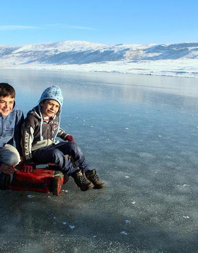 Sibirya soğukları geldi: Çıldır ve Aktaş gölleri dondu