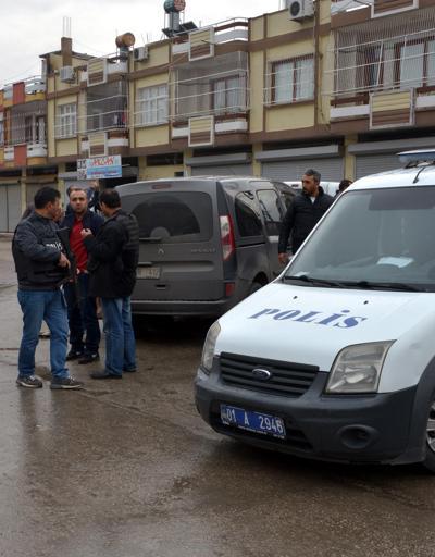 Adanada sivil polis aracına silahlı saldırı