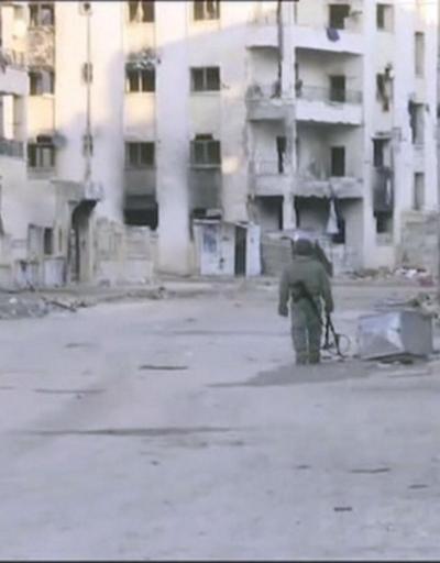 Rus askerleri Halepte el yapımı patlayıcıları temizliyor