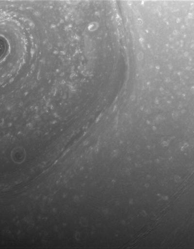 Cassini Satürnden ilk kareleri gönderdi