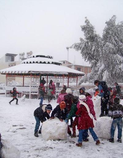 Yurt genelinde birçok ilde eğitime kar molası verildi