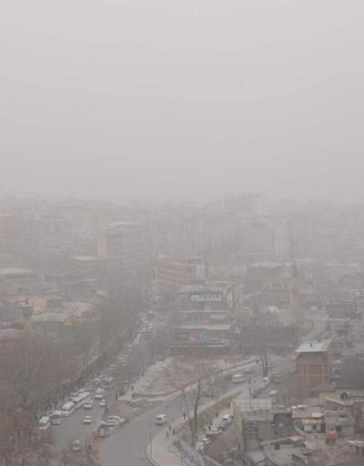 İranda hava kirliliği alarmı