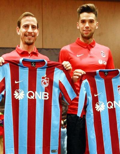 Trabzonda iki futbolcu imzayı attı