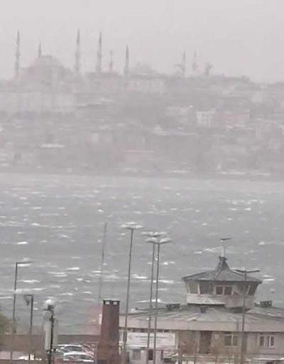 İstanbul ve Çanakkale Boğazları tipi nedeniyle gemi trafiğine kapatıldı